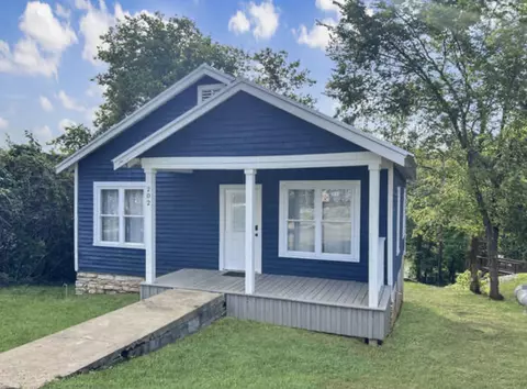 202 Petty St, Dover, TN 37058