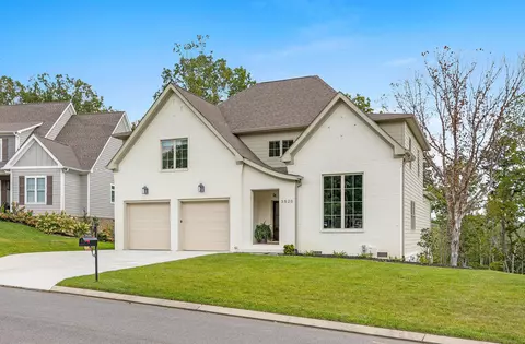 3520 Sweetshrub Way, Signal Mountain, TN 37377