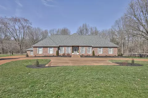 2512 Antrim Cir, Columbia, TN 38401