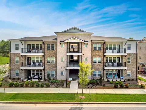 7477 Highway 70 S #201, Nashville, TN 37221