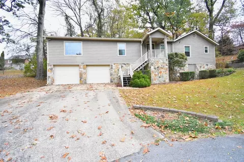 309 W Crest Rd, Rossville, GA 30741