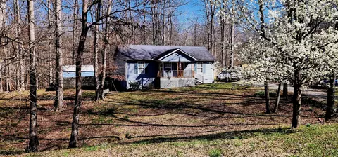 97 Windy Trace Dr, Mcewen, TN 37101