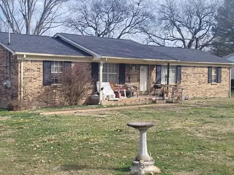 1136 Iris St, Pulaski, TN 38478