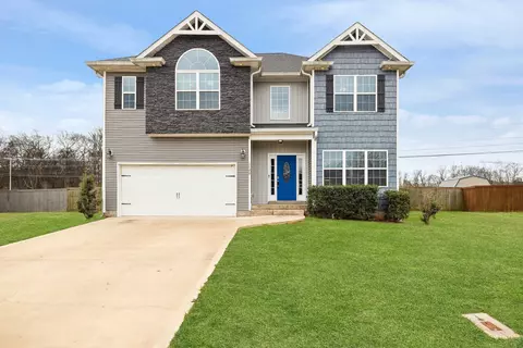 1120 Michaela Cir, Clarksville, TN 37043