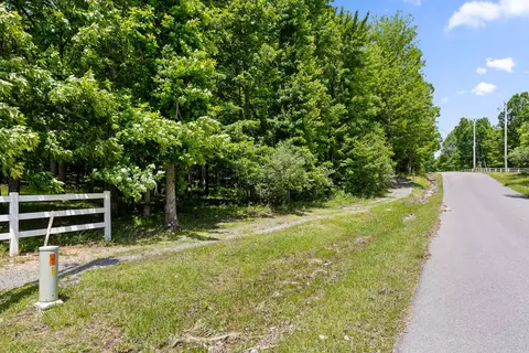 237 Roaring Creek Rd, Dunlap, TN 37327 photo 2