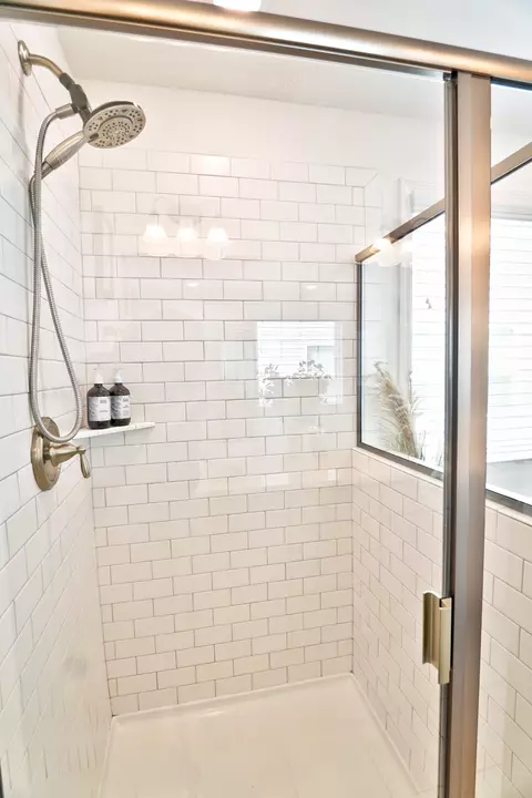 Bath - 5248 Pointer Pl, Murfreesboro, TN 37129 photo 3 of 4