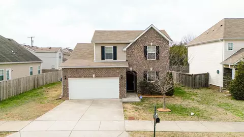 828 Pin Oak Dr, Antioch, TN 37013