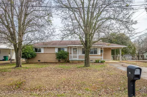 512 Neal Dr, Rossville, GA 30741