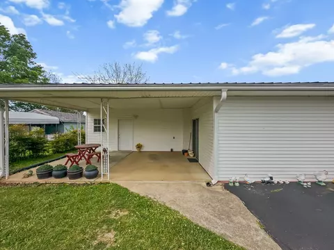 Exterior - 58 Sunset St, Mcewen, TN 37101 photo 3 of 7