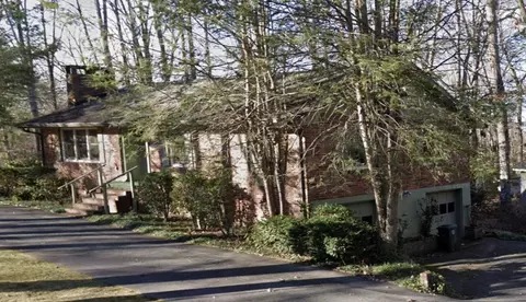 1100 W Crown Point Rd, Signal Mountain, TN 37377