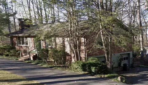 1100 W Crown Point Rd, Signal Mountain, TN 37377
