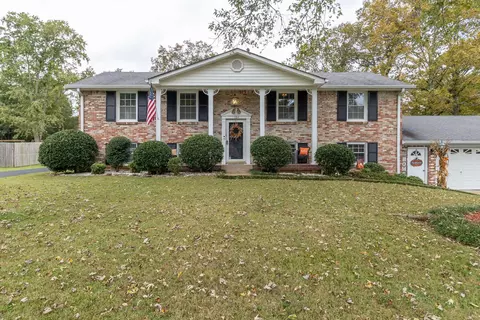 104 Hemingway Dr, Columbia, TN 38401