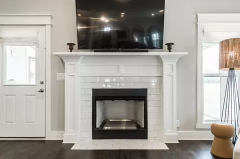 Living - 224 Rockcastle Dr, Murfreesboro, TN 37128 photo 3 of 5