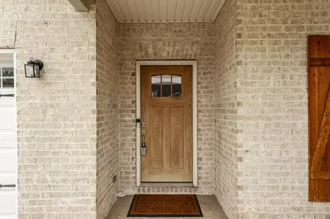 Entry Way - 224 Rockcastle Dr, Murfreesboro, TN 37128 photo 1 of 8