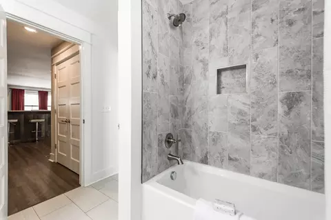 Bath - 224 Rockcastle Dr, Murfreesboro, TN 37128 photo 5 of 9
