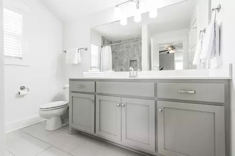 Bath - 224 Rockcastle Dr, Murfreesboro, TN 37128 photo 4 of 9