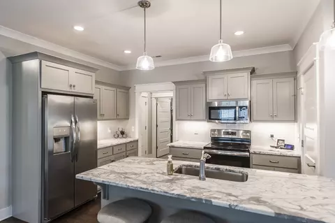 Kitchen - 224 Rockcastle Dr, Murfreesboro, TN 37128 photo 3 of 7