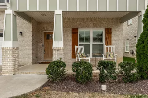 Exterior - 224 Rockcastle Dr, Murfreesboro, TN 37128 photo 2 of 8
