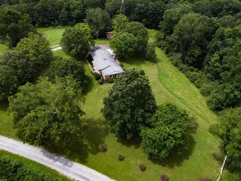 View/Area - 1296 E Grinders Switch Rd, Centerville, TN 37033 photo 2 of 16