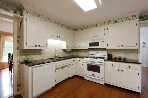 Kitchen - 1296 E Grinders Switch Rd, Centerville, TN 37033 photo 1 of 3