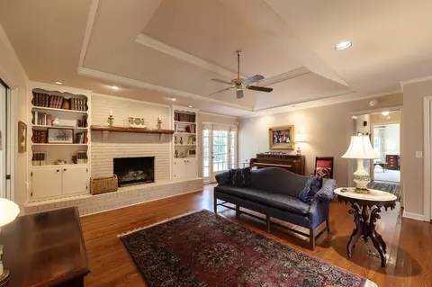 Living - 1296 E Grinders Switch Rd, Centerville, TN 37033 photo 3 of 5