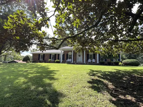 Exterior - 1296 E Grinders Switch Rd, Centerville, TN 37033 photo 7 of 28