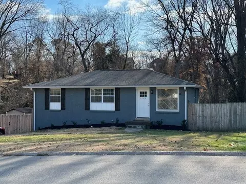 123 Luna Dr, Nashville, TN 37211