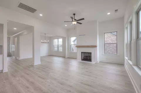 Living - 194 Phillips Bnd, Spring Hill, TN 37174 photo 2 of 6