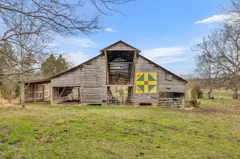 2058 Goodrich Rd, Nunnelly, TN 37137