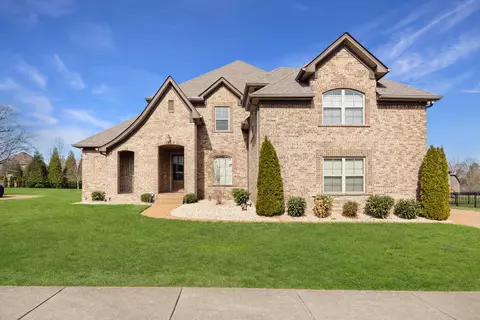 123 Alderwood Dr, Hendersonville, TN 37075