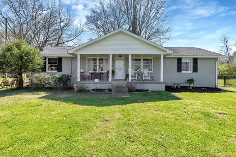 3212 Lakeshore Dr, Old Hickory, TN 37138
