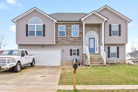 801 Rushing Dr, Clarksville, TN 37042