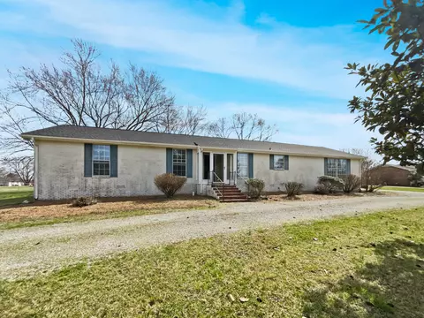 419 Nichols Cir W, Gallatin, TN 37066