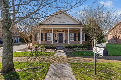 403 Meadowcrest Cir, Franklin, TN 37064