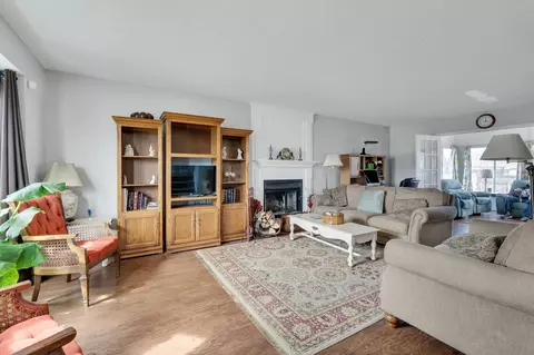 Living - 1214 Tomahawk Trce, Murfreesboro, TN 37129 photo 2 of 5