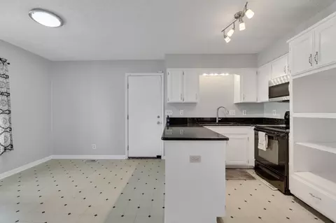 Kitchen - 1214 Tomahawk Trce, Murfreesboro, TN 37129 photo 2 of 5