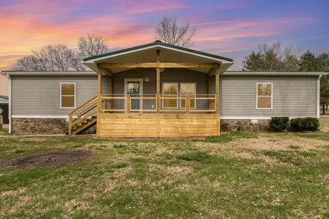 3920 General Lee Rd, Culleoka, TN 38451