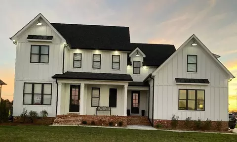 57 Cannonball Ct, Winchester, TN 37398