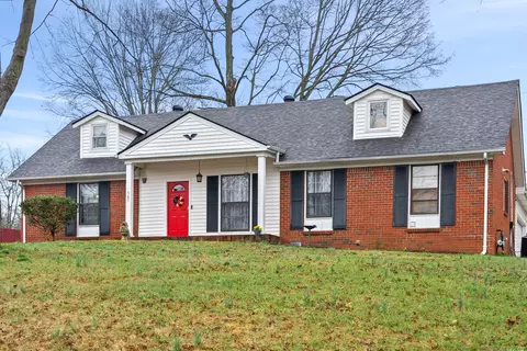 302 Robin Hood Dr, Clarksville, TN 37042