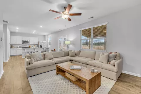 Living - 288 Willy Mae Rd, Murfreesboro, TN 37129 photo 2 of 2