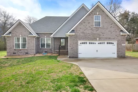 326 Shelby Cir, Shelbyville, TN 37160