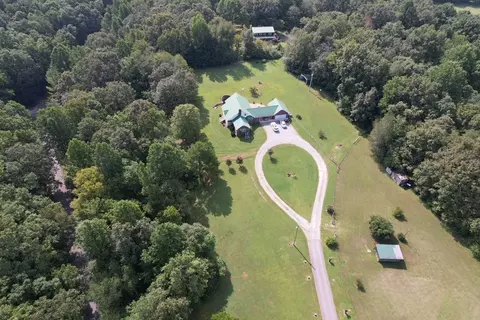 1342 Lee Brown Rd, Bon Aqua, TN 37025