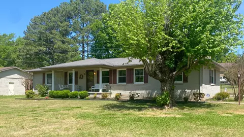 1303 Woodland Dr, Fayetteville, TN 37334