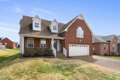 111 Clovercrest Dr, Hendersonville, TN 37075