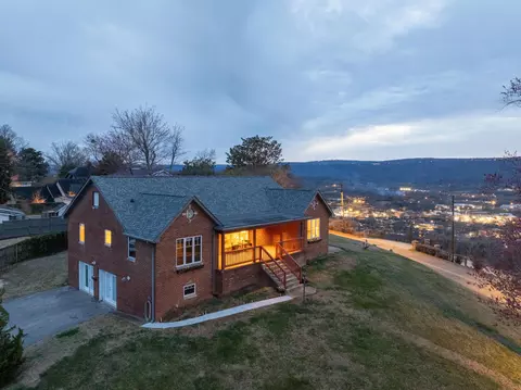 640 S Crest Rd, Chattanooga, TN 37404