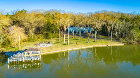 5717 Island View Dr, Harrison, TN 37341