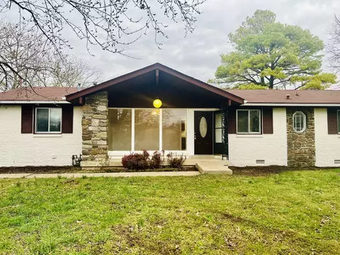 477 Clearwater Dr, Nashville, TN 37217