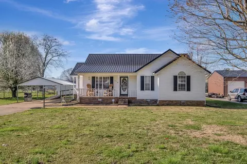 817 7th St, Lawrenceburg, TN 38464