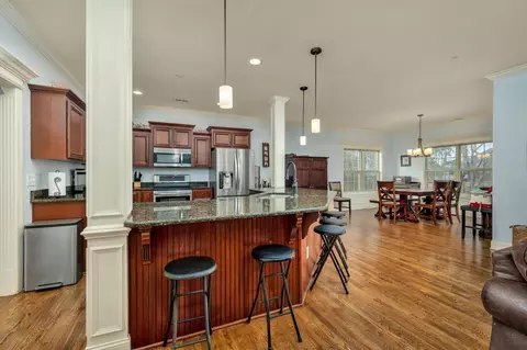 1006 Bridgegarden Rd, Murfreesboro, TN 37129