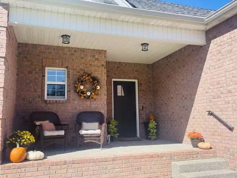319 Sheffield Dr, White House, TN 37188